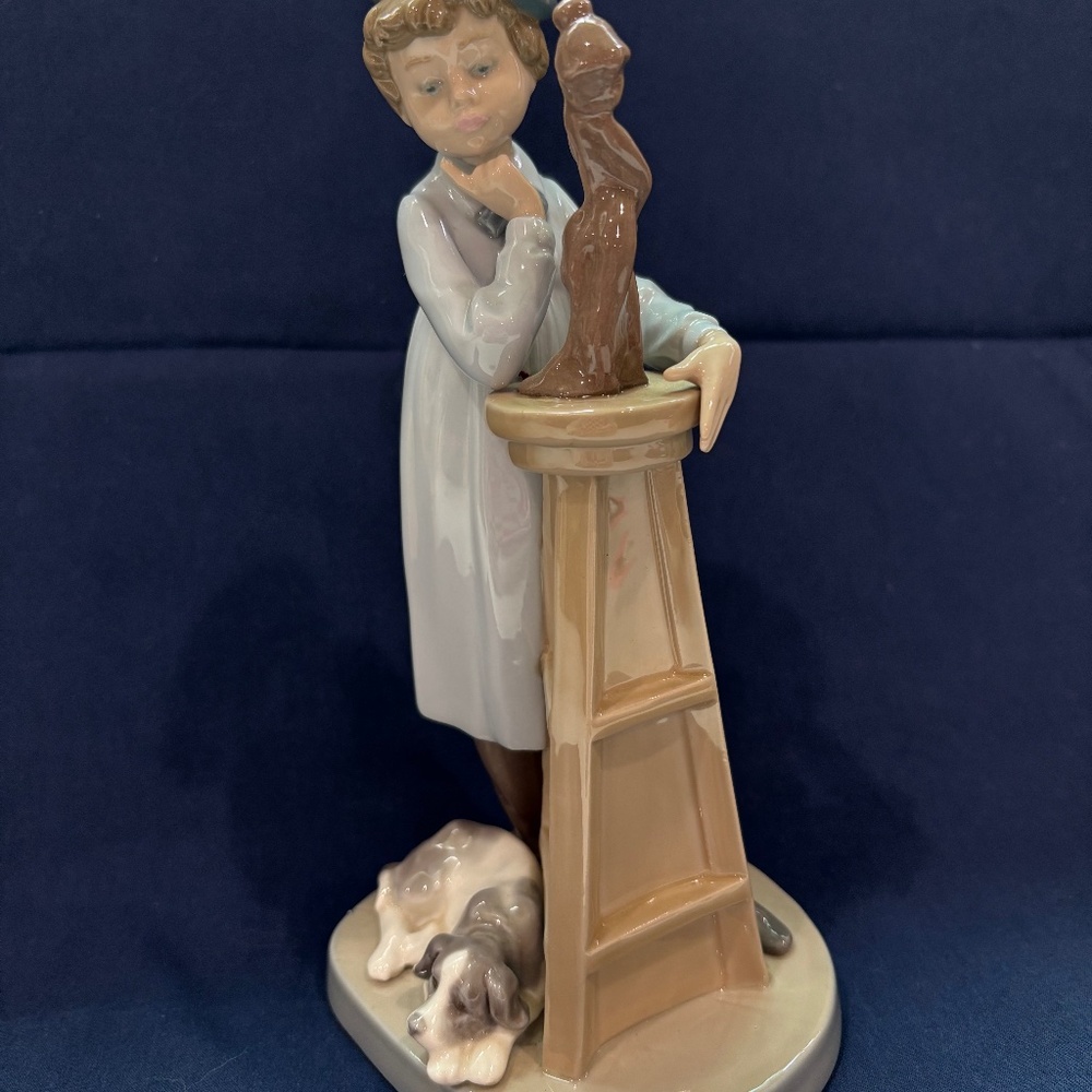 Llardro Little Scuptor